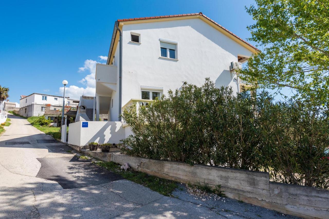 Apartments Marko Dominik Ražanac Eksteriør billede