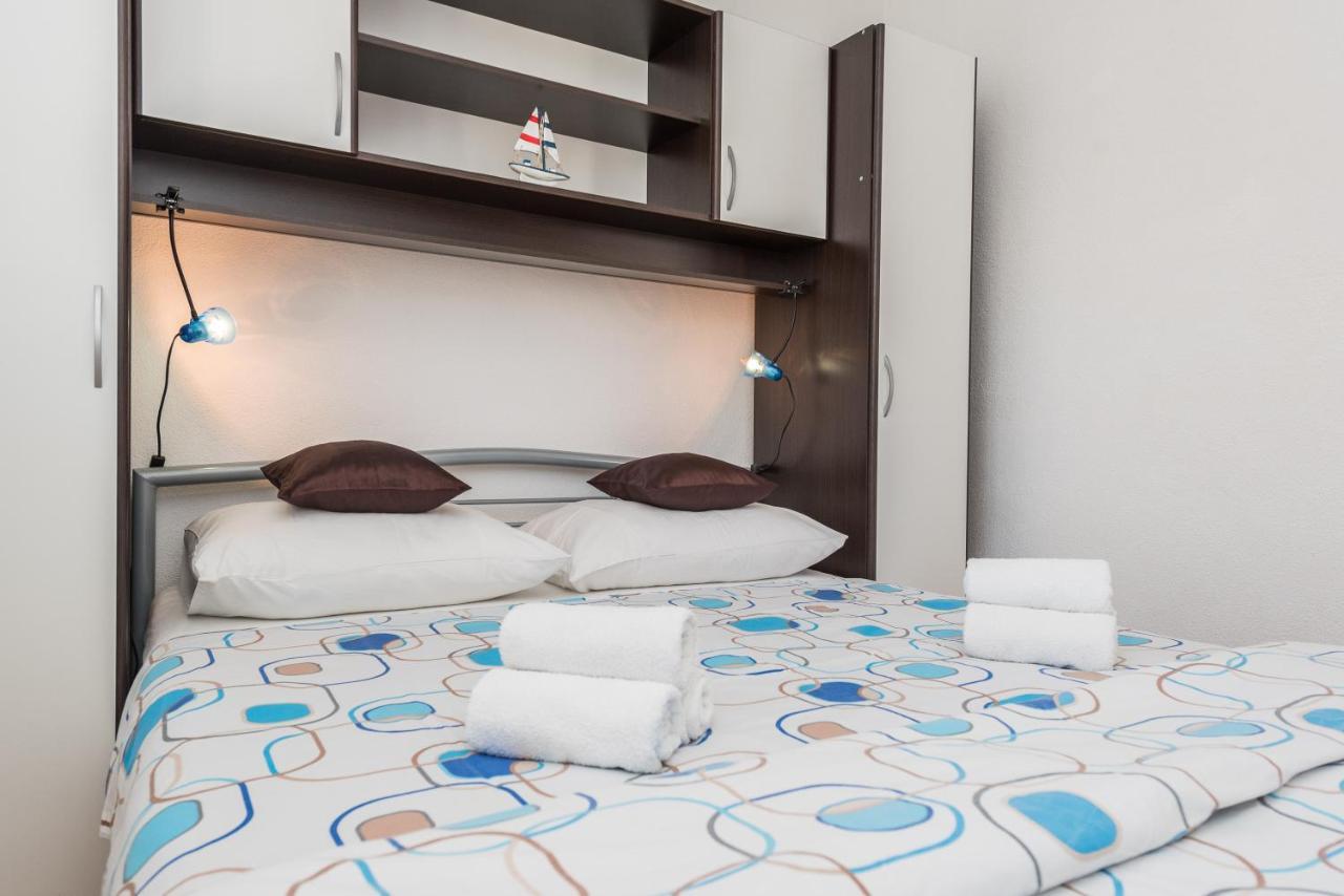 Apartments Marko Dominik Ražanac Eksteriør billede
