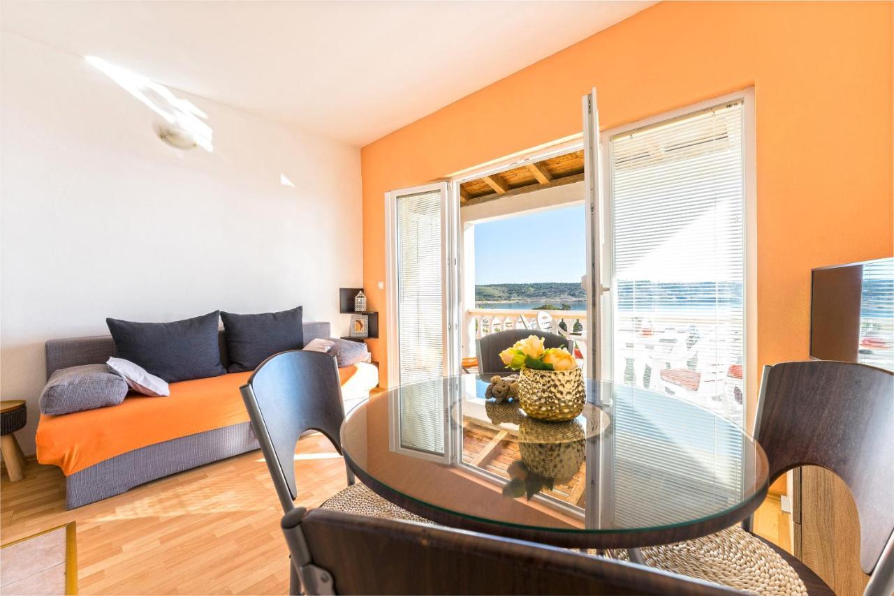 Apartments Marko Dominik Ražanac Eksteriør billede