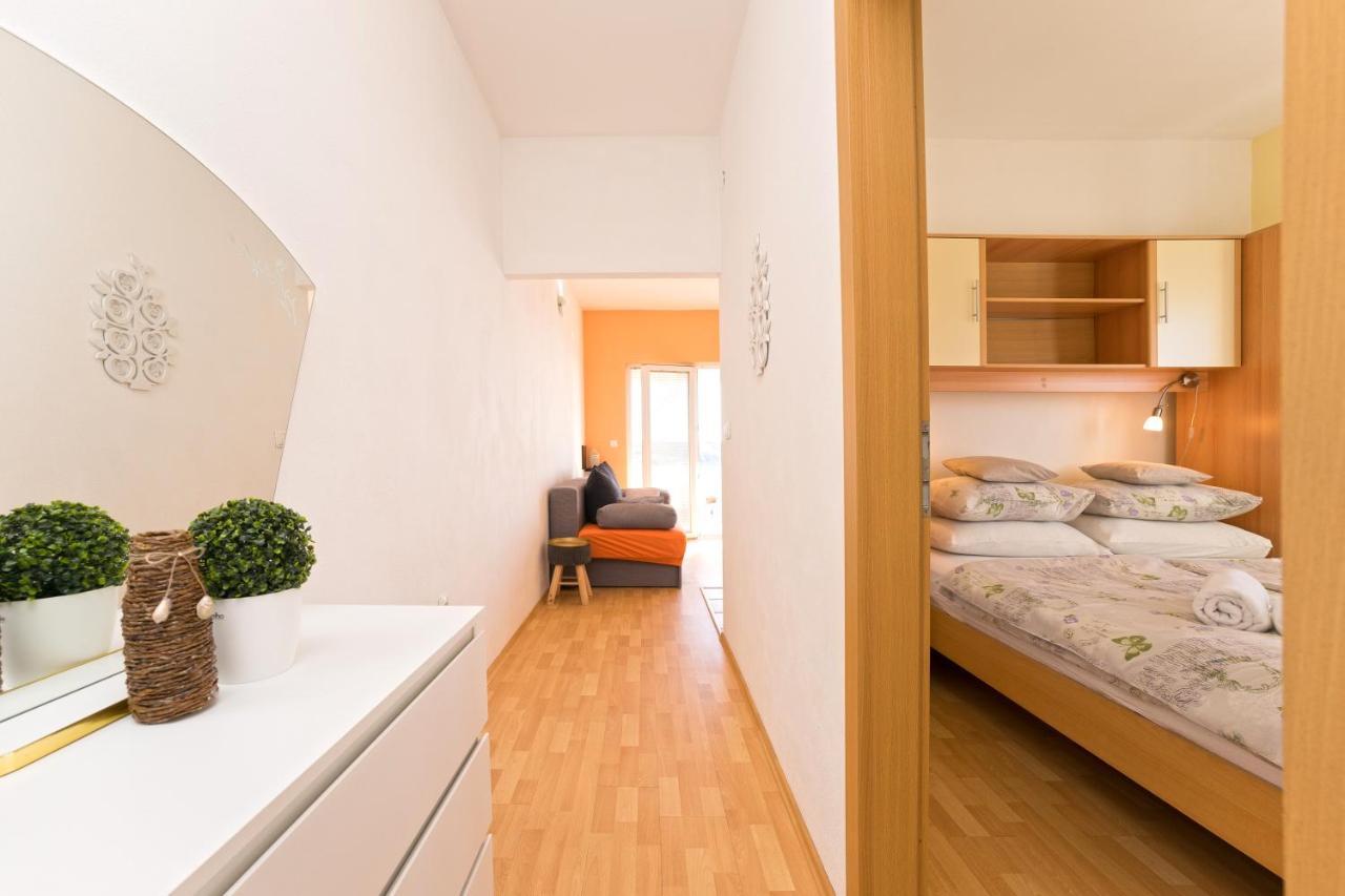Apartments Marko Dominik Ražanac Eksteriør billede