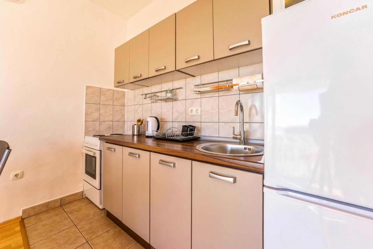 Apartments Marko Dominik Ražanac Eksteriør billede