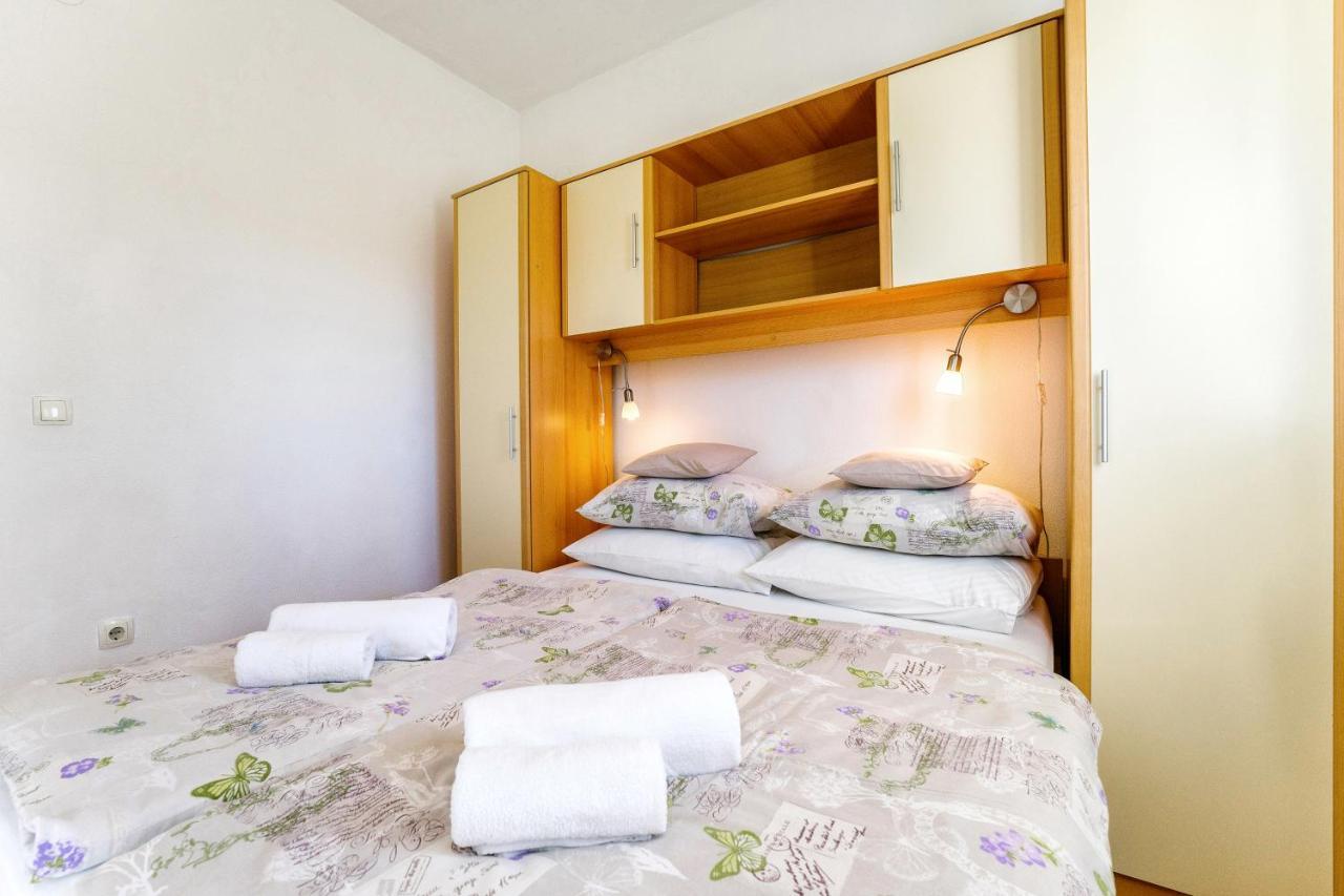 Apartments Marko Dominik Ražanac Eksteriør billede